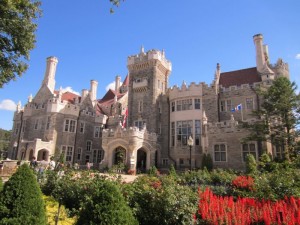 A view of Casa Loma in Toronto on a beautiful day