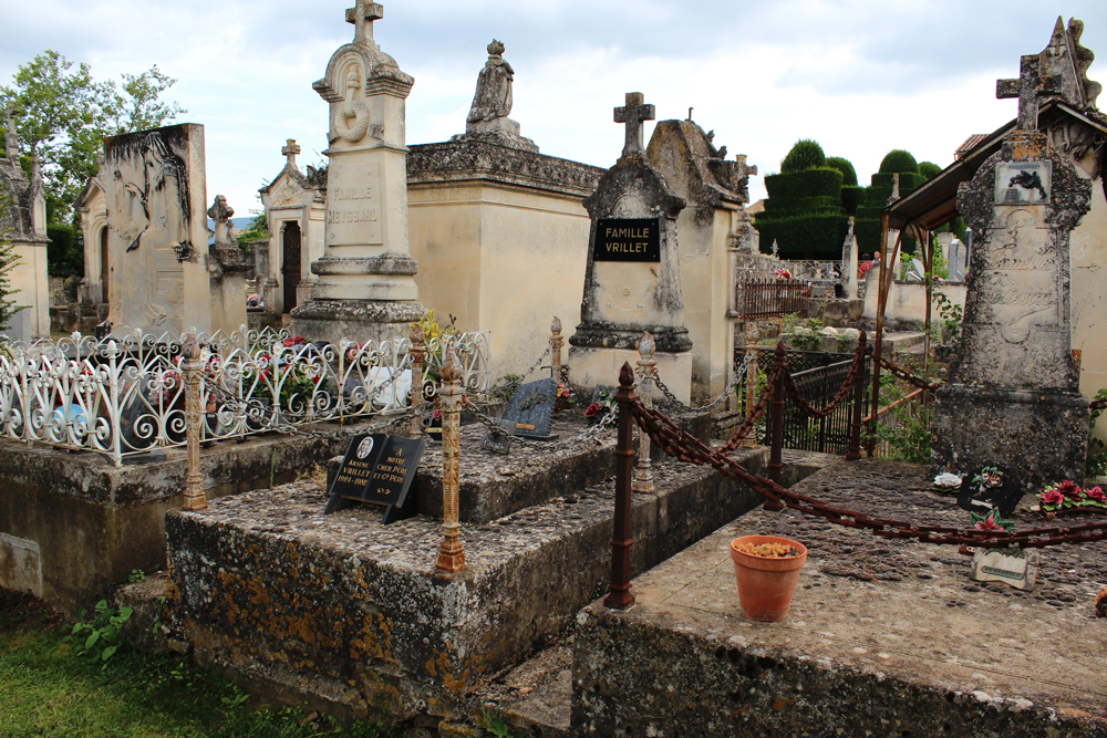 Cemetery in Goult France
